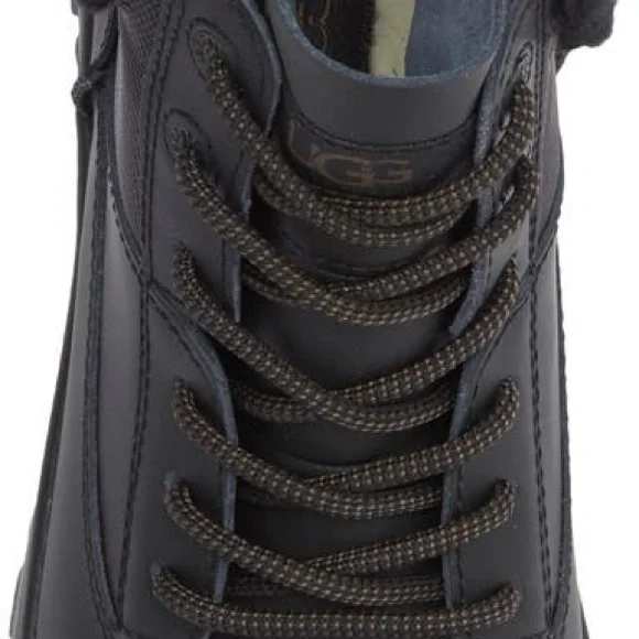 UGG Yose Fluff V2 Waterproof Snow Boots Women’s 7 Black❄️❄️❄️ - Picture 4 of 11